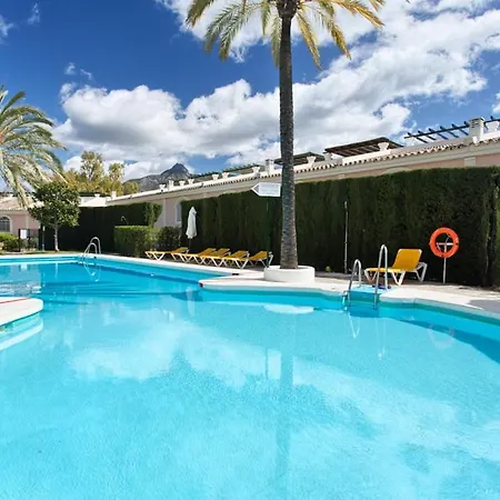 Aloha Gardens 2 Bed Semi Detached House, Nueva Andalucia *
